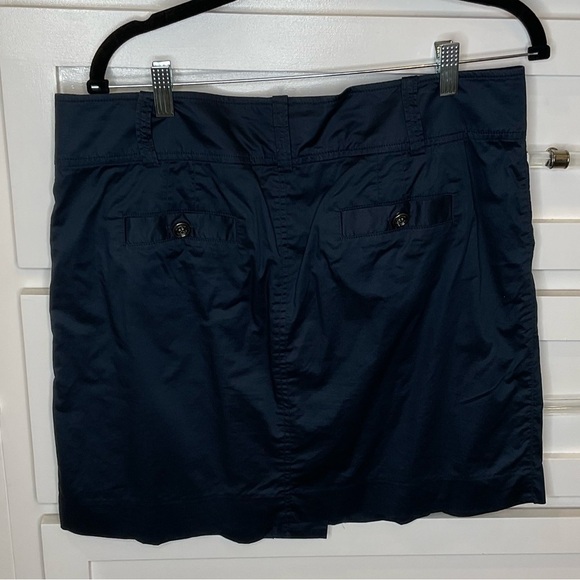 Burberry navy blue button down skirt with pockets! - Picture 7 of 9
